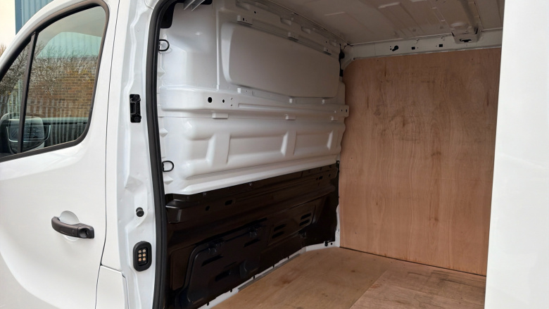 Renault Trafic Lwb Diesel LL30 Blue dCi 130 Extra [Safety] Van